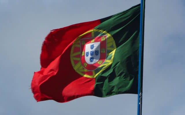 Conexao e imigracao em Lisboa. Bandeira de Portugal