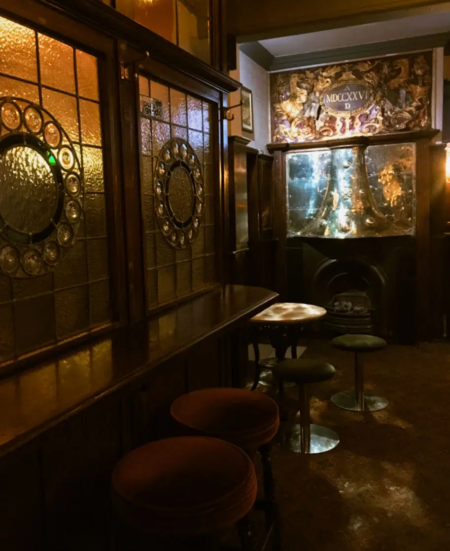 interior de um pub historico