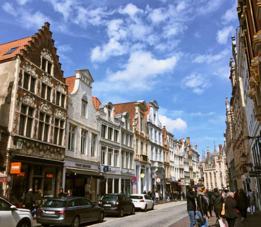 Rua comercial em bruges lojas onde comprar