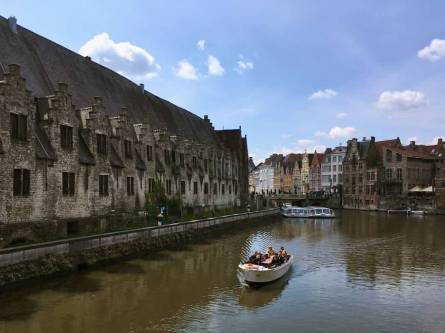 Mercado de Gent e passeio de barco