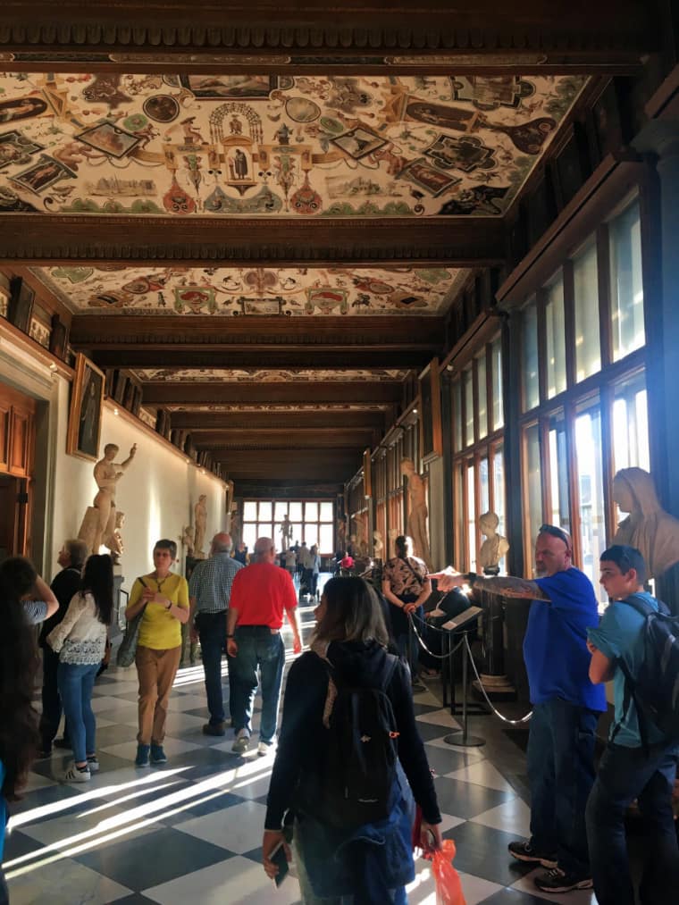 museus em florença uffizi corredor