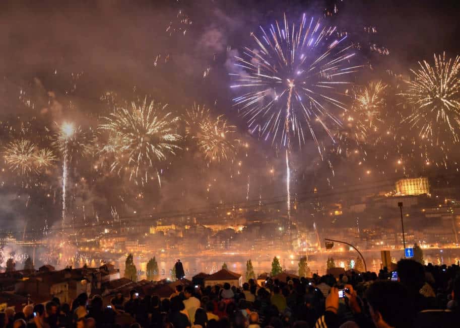 fogos de artificio na ribeira sao joao