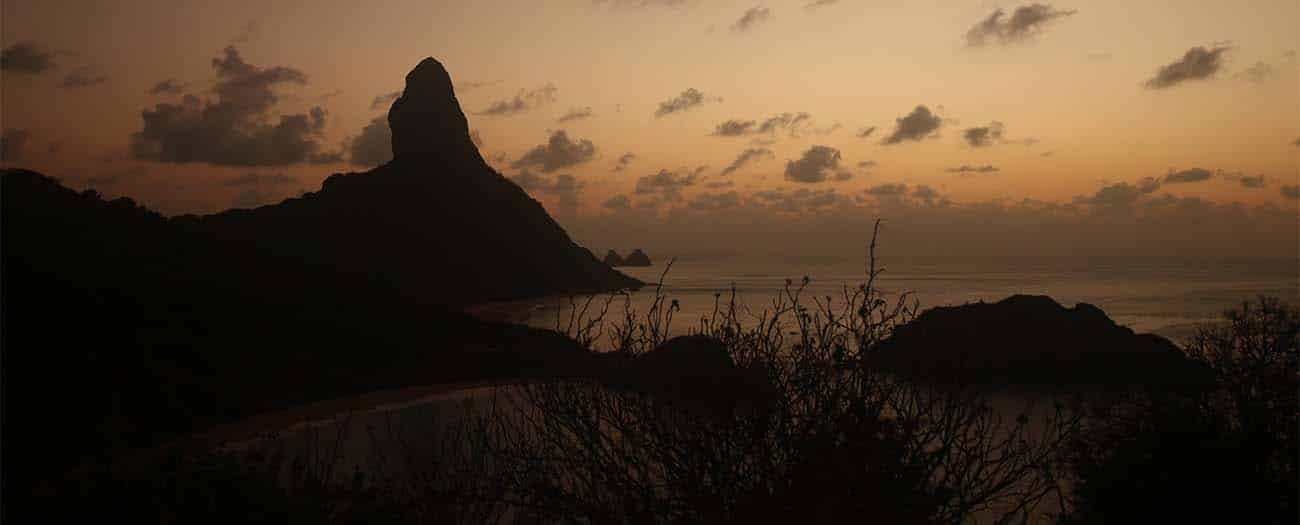 vista do forte dos remédios, em noronha