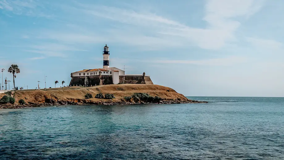 Farol da Barra, em Salvador: a praia da Barra é uma ótima localização de hospedagem