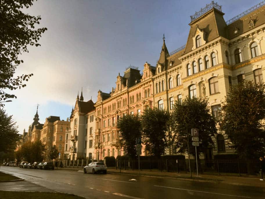 avenida em riga letonia roteiro pelos balticos