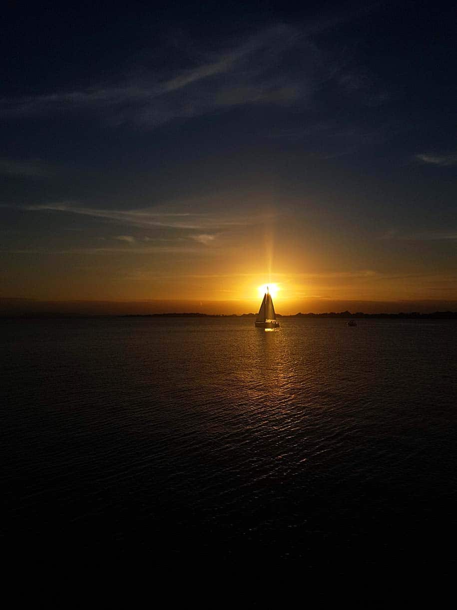 pôr do sol no Guaíba, em Porto Alegre