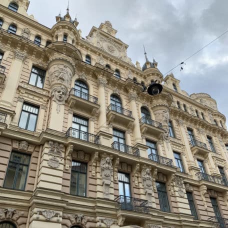 detalhe predio distrito de art nouveau em riga letonia