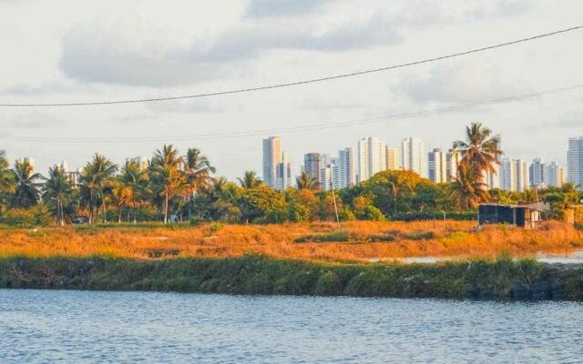 Vista de Recife da Ilha de Deus