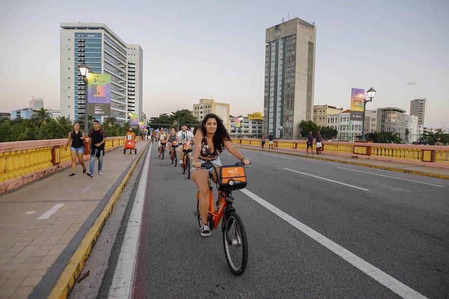 Passeio de bicicleta pelas atrações de recife