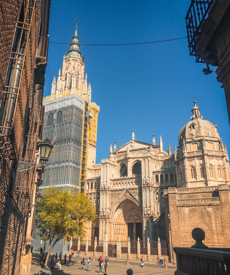 vista da catedral da toledo espanha