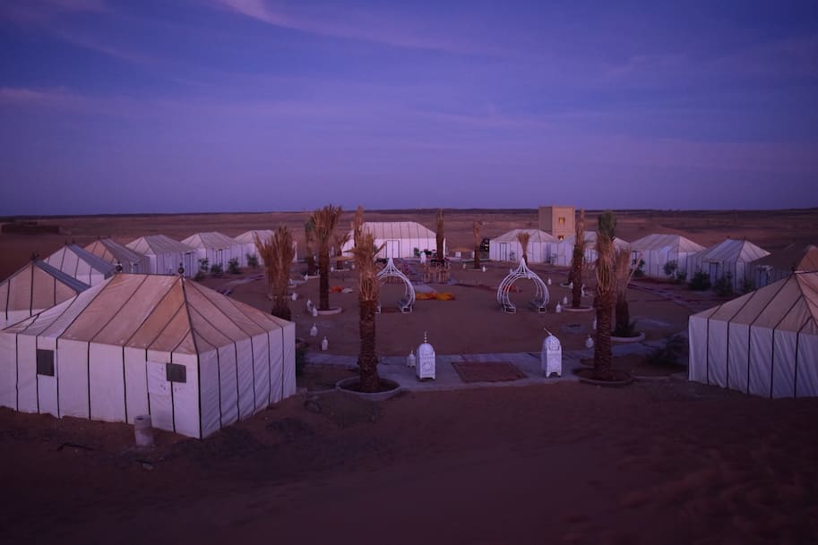acampamento de luxo no deserto do saara marrocos