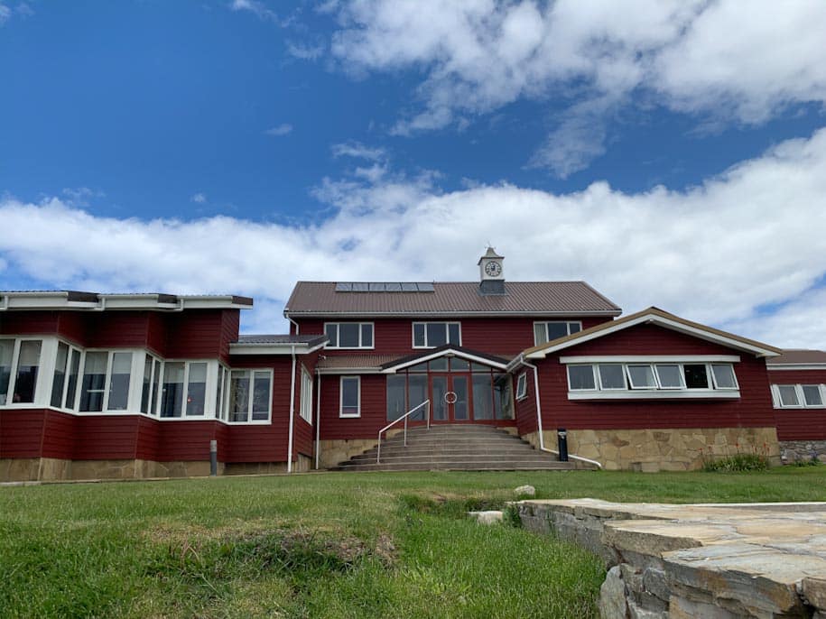 fachada malvina house ilhas malvinas stanley