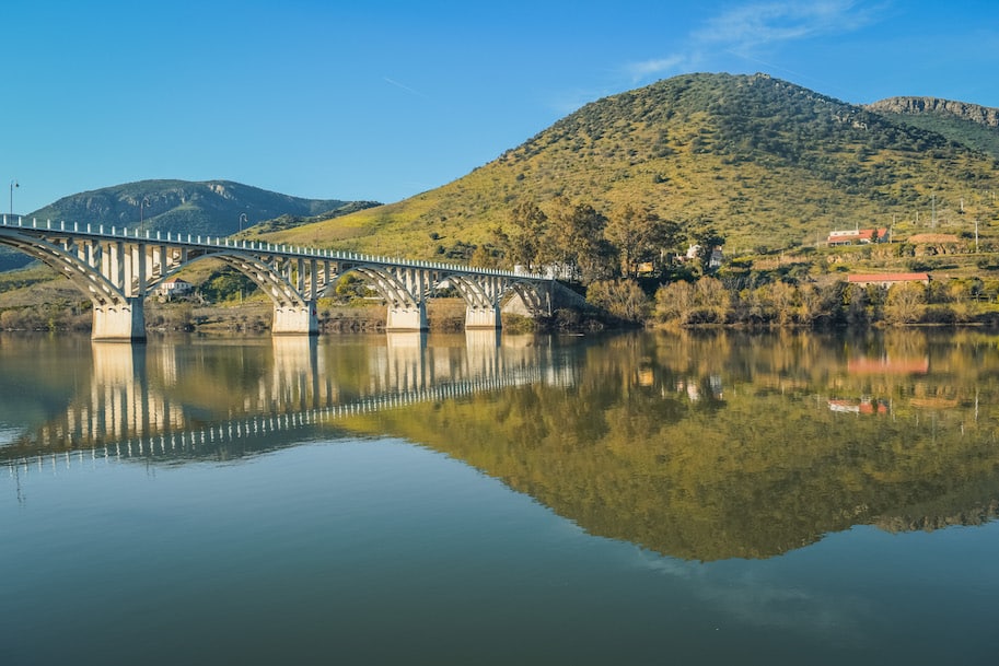 rota das amendoeiras douro no inverno barca d'alva