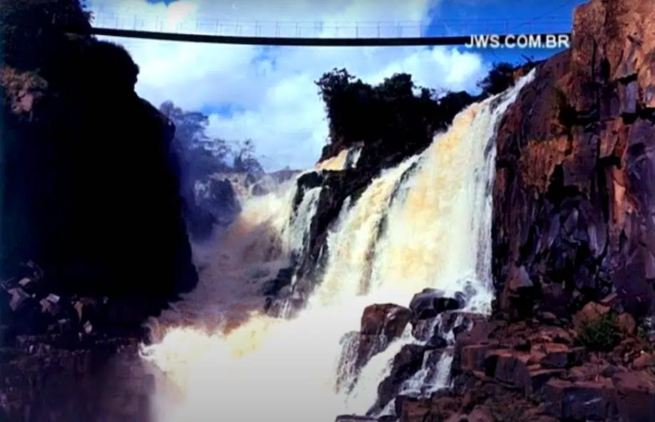 Salto das Sete Quedas no Rio Paraná