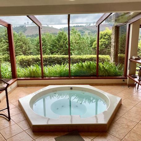 casa com jacuzzi em monte verde