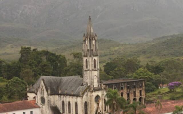 cropped-santuario-caraca-mg.jpg