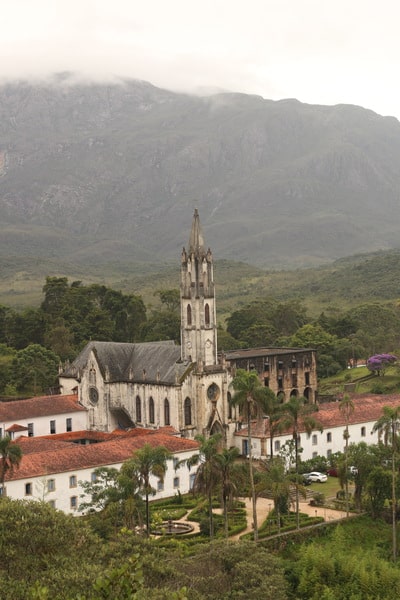 vista do santuário do caraça