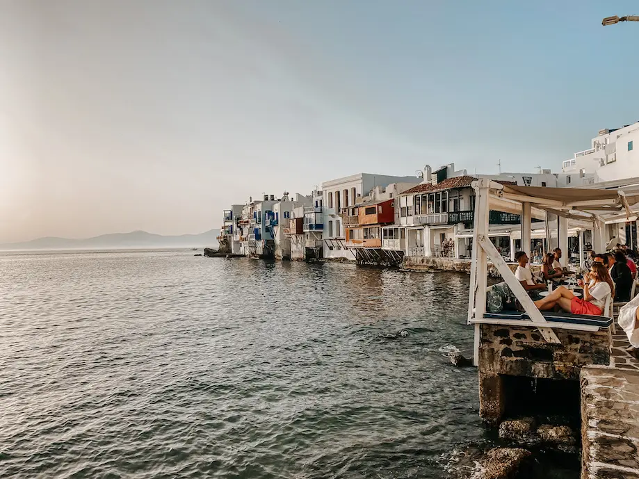 Casarões da Little Venice ao por do sol, uma das atrações de Mykonos