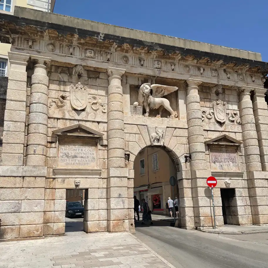 portao land gate em zadar