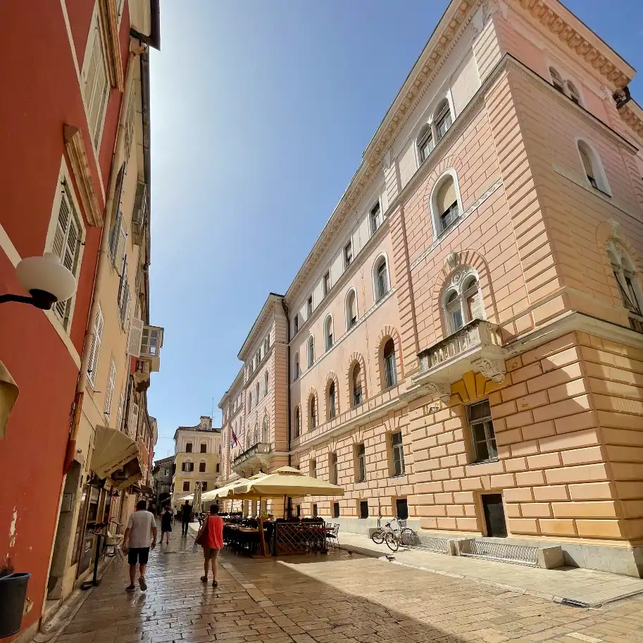 rua do centro historico de zadar