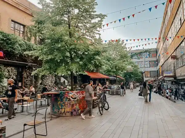 Fabrika Tbilisi: Hostel, co-working e hub criativo que é um dos lugares mais descolados da cidade