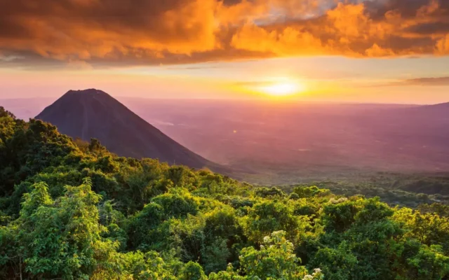 Vulcão em El Salvador, nos arredores de San Salvador