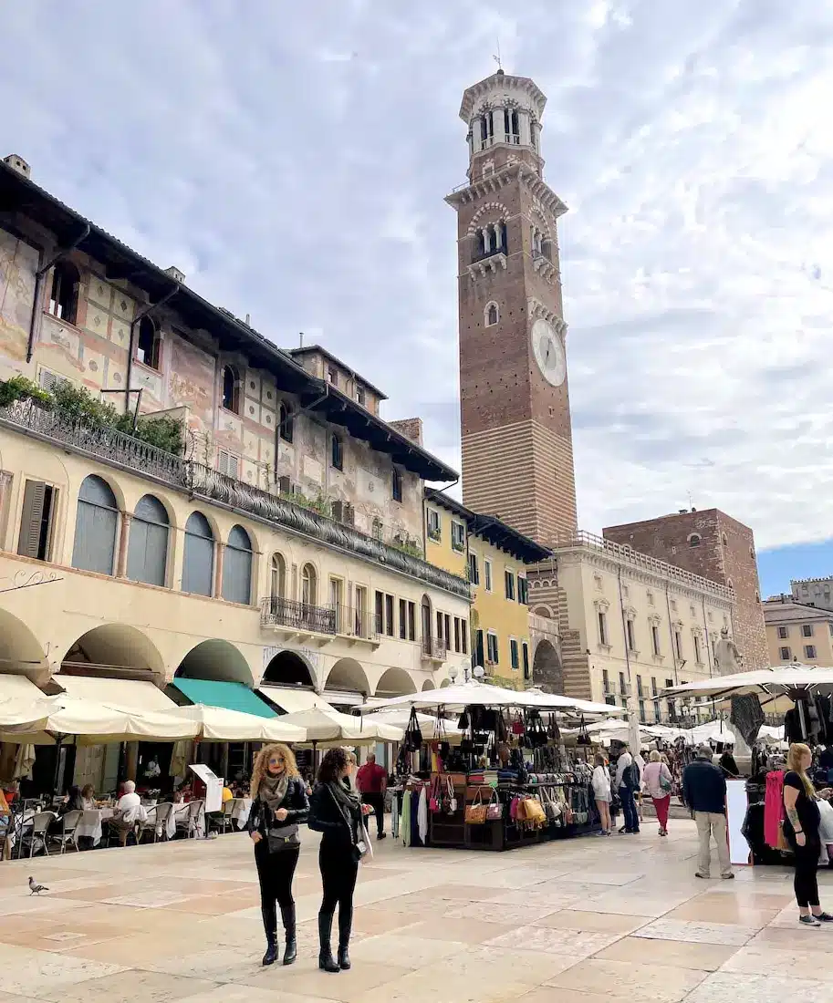 piazza delle erbe verona italia pontos turisticos