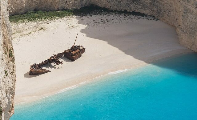 navagio beach zakynthos grecia