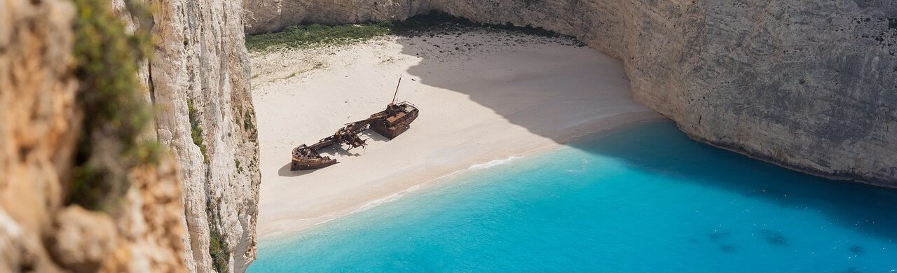 navagio beach zakynthos grecia