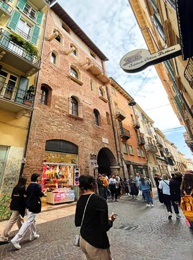 fachada da casa museu de julieta em verona