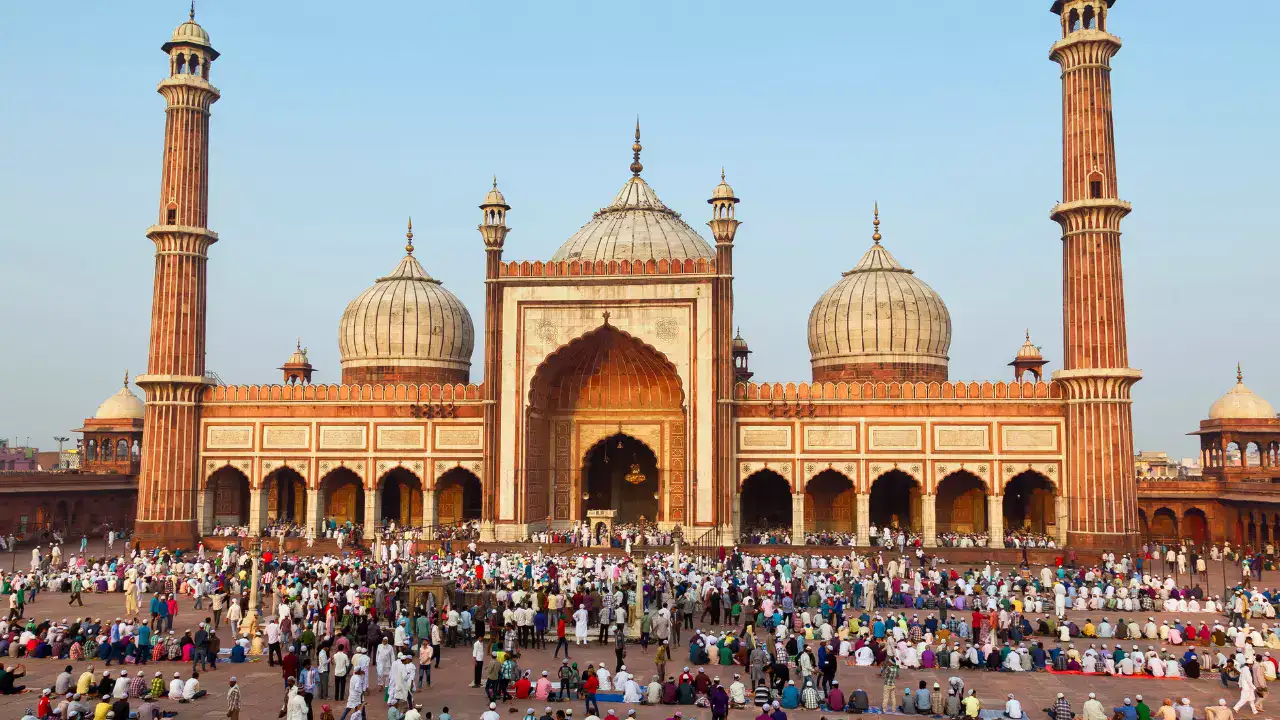 Jama Masjid, uma das maiores mesquitas da Índia e algo imperdível para fazer em Agra