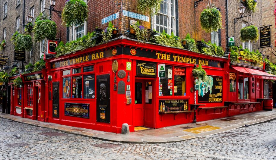 região do temple bar em dublin irlanda pubs
