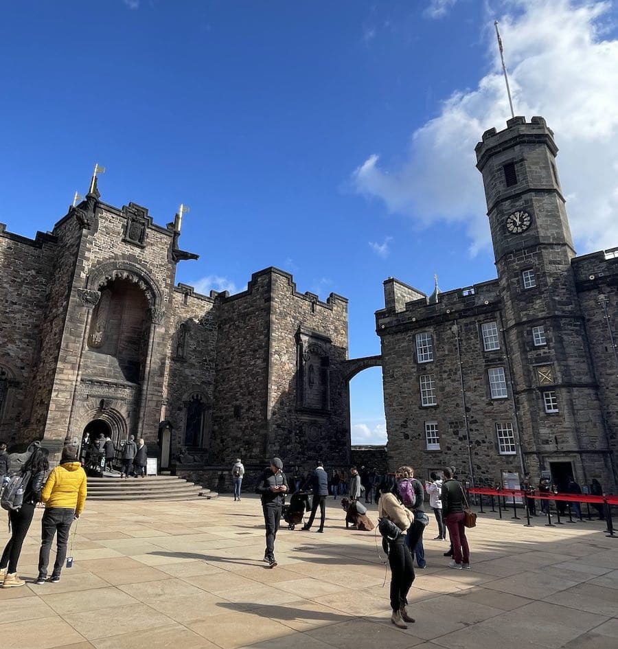 entrada do palacio real no castelo de edimburgo