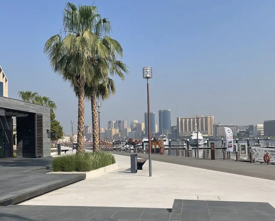 regiao de al seef em dubai com vista para Dubai Creek e Deira