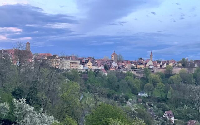 Panorama de Rothenburg ob der Tauber no por do sol