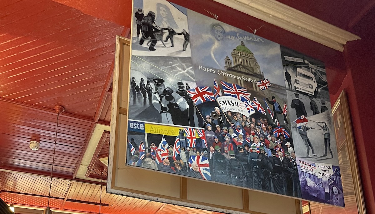 quadro do the troubles num pub em belfast