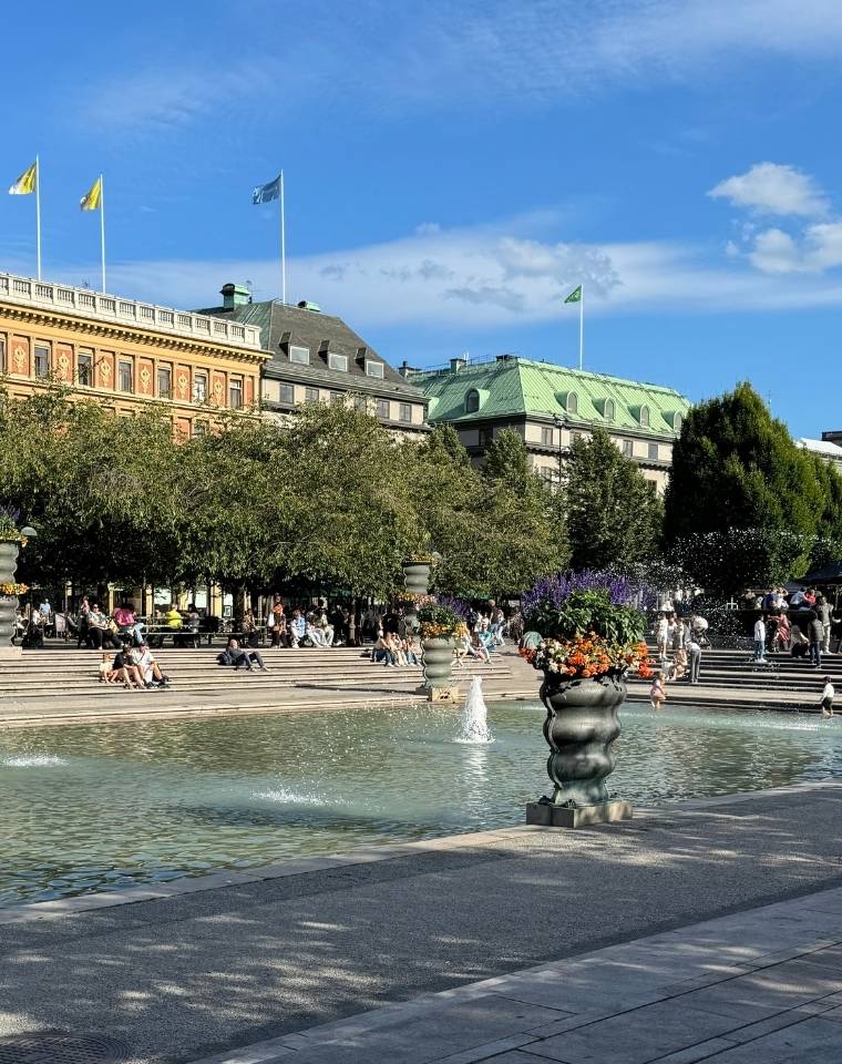 praça no centro de estocolmo