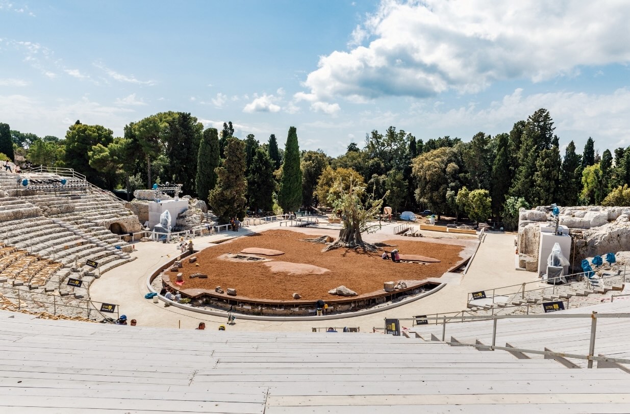 teatro romano no paque arqueologico de neapolis