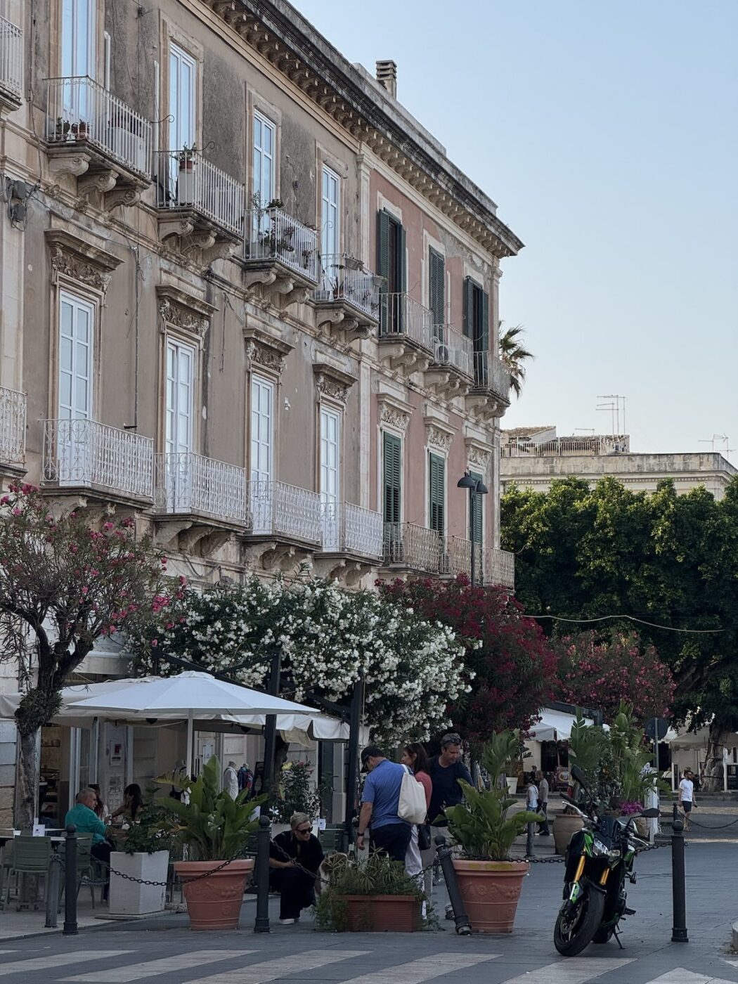 ruas fora do centro historico de siracusa