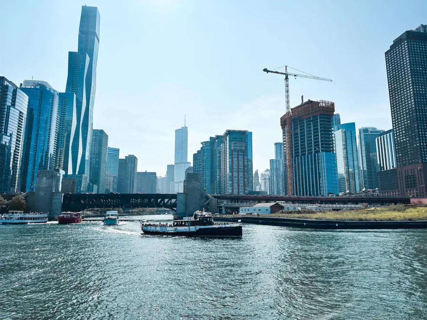 Passeio de barco pela arquitetura de Chicago