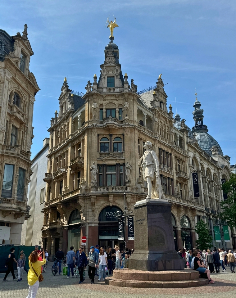 rua comercial estacao central de antuerpia